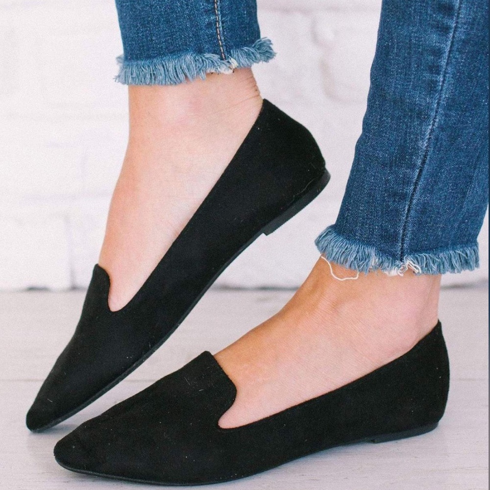 Black Pointy Suede Flats - Picture 4 of 6